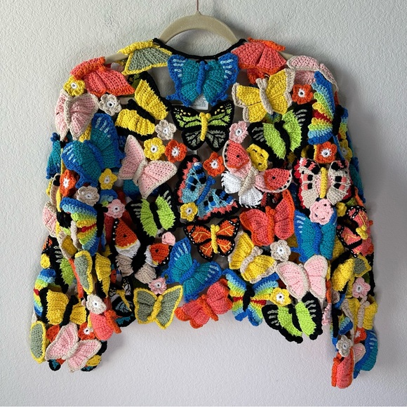 NWT ALICE+OLIVIA FAWN BUTTERFLY CROCHET
CARDIGAN SZ XS/S - Picture 8 of 9